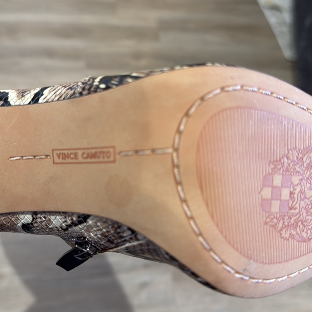 NEW Vince Camuto Fendels Snake Knee High Boots SZ 6 - Picture 6 of 7